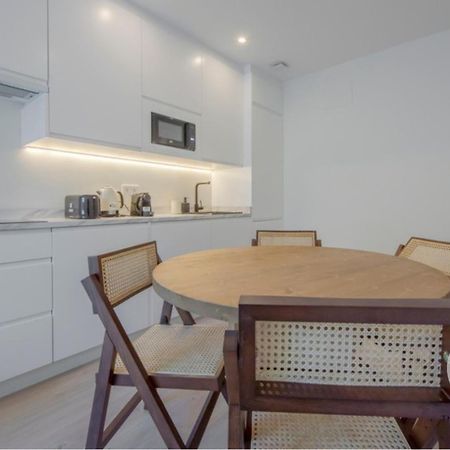 Tu Alojamiento Para 6 En Malasana Ven A San Bernardo 20 Madri Exterior foto